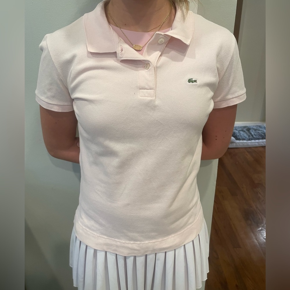 Pink izod perfect condition is more pink in real life🩷🩷🩷